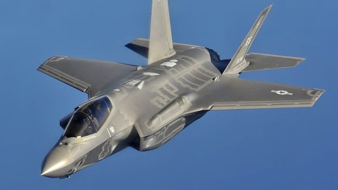 F-35A_flight_cropped